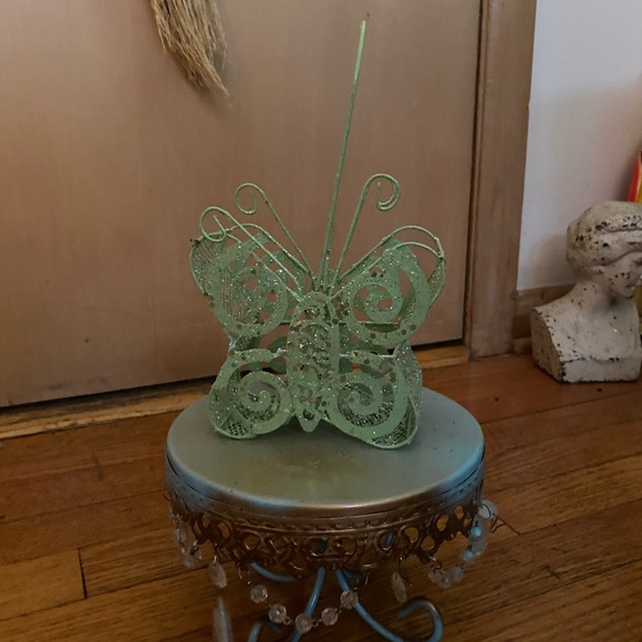Butterfly Basket - Picture 2 of 3